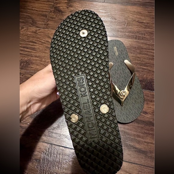 Michael Kors Flip Flops - Picture 2 of 3